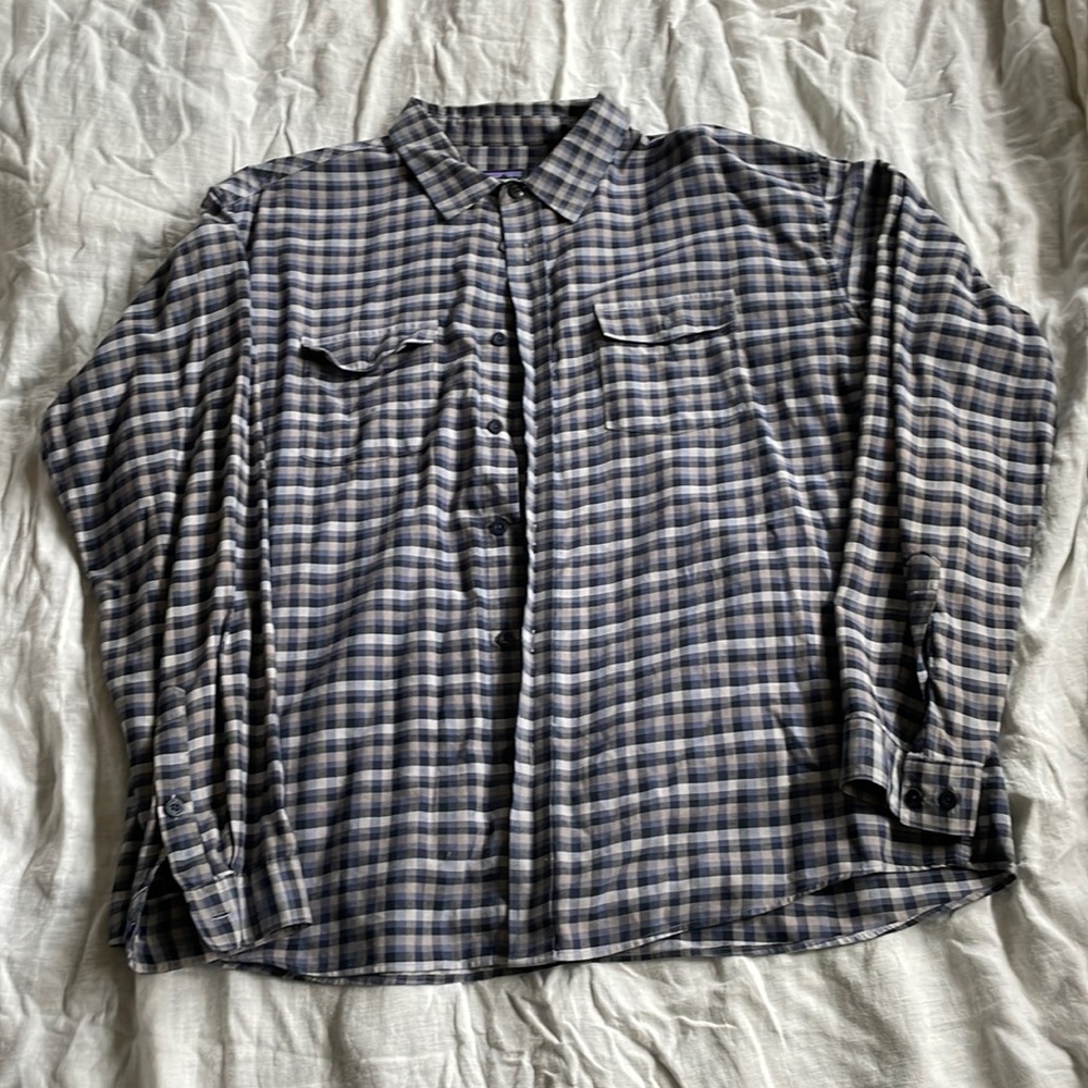 Men’s Patagonia button-down, long-sleeved shirt.